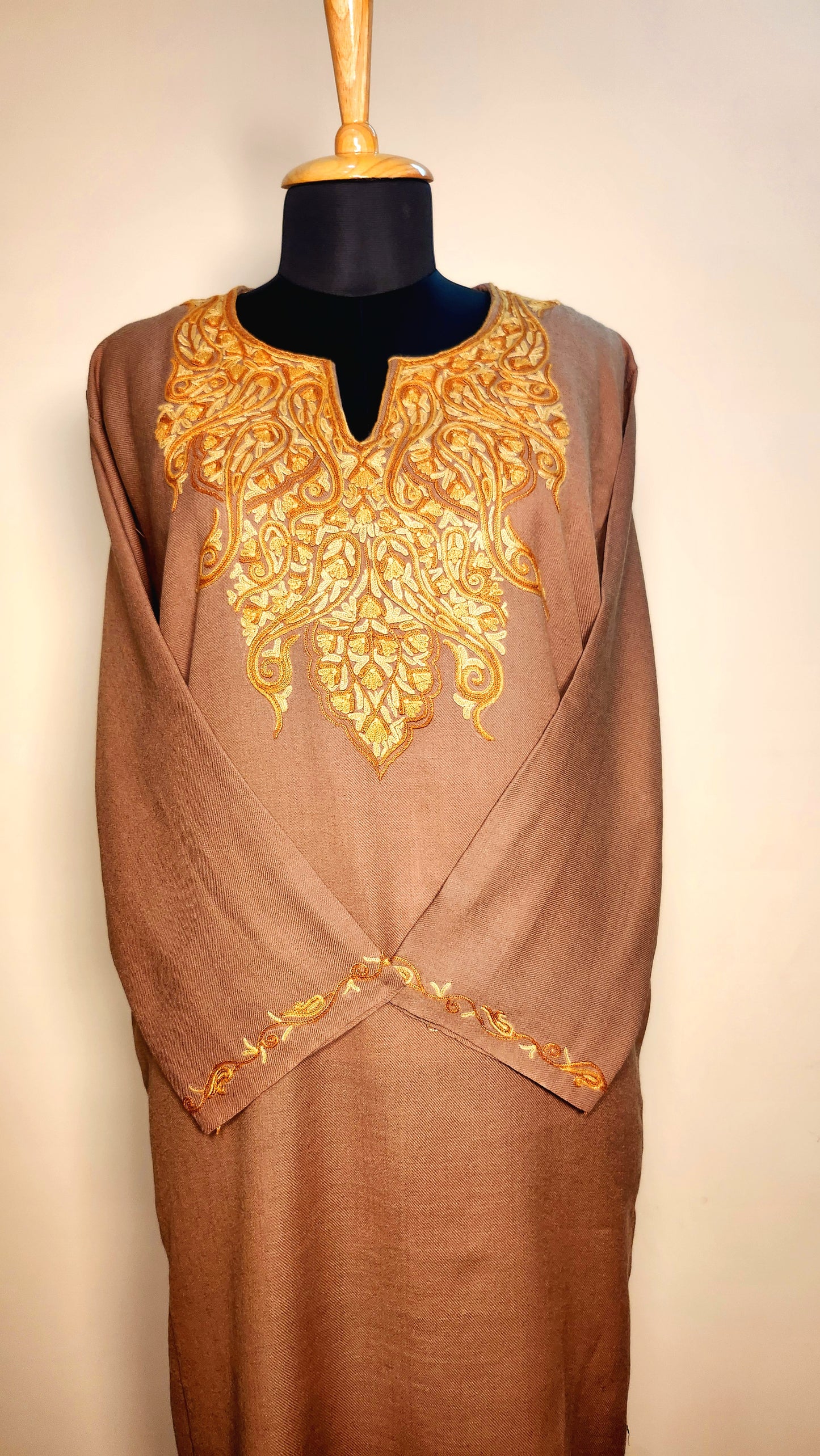 Bano Brown and Golden Aari Phiran