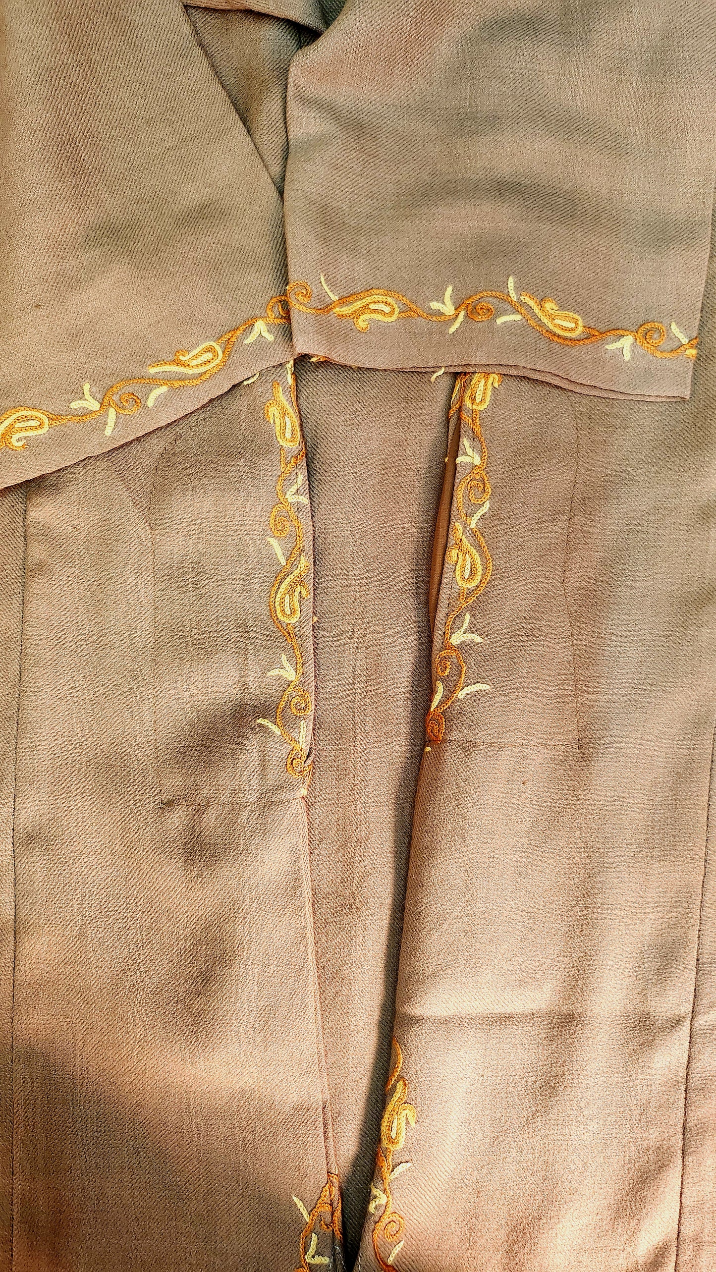 Bano Brown and Golden Aari Phiran