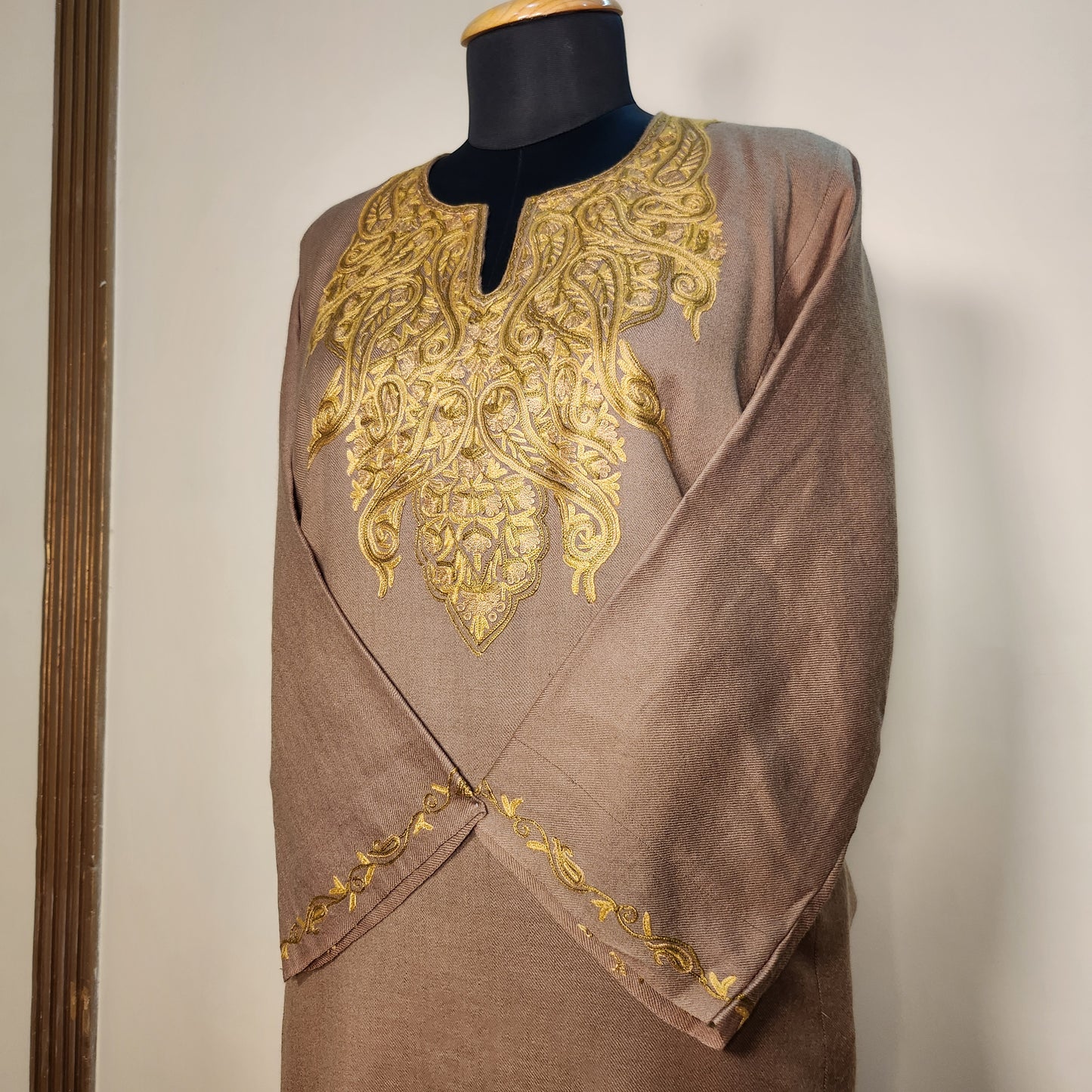 Bano Brown and Golden Aari Phiran