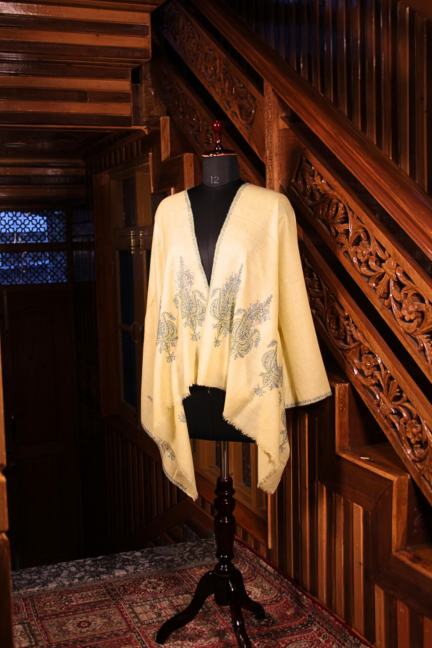 Arzoo Cream Pashmina Paledaar Jal